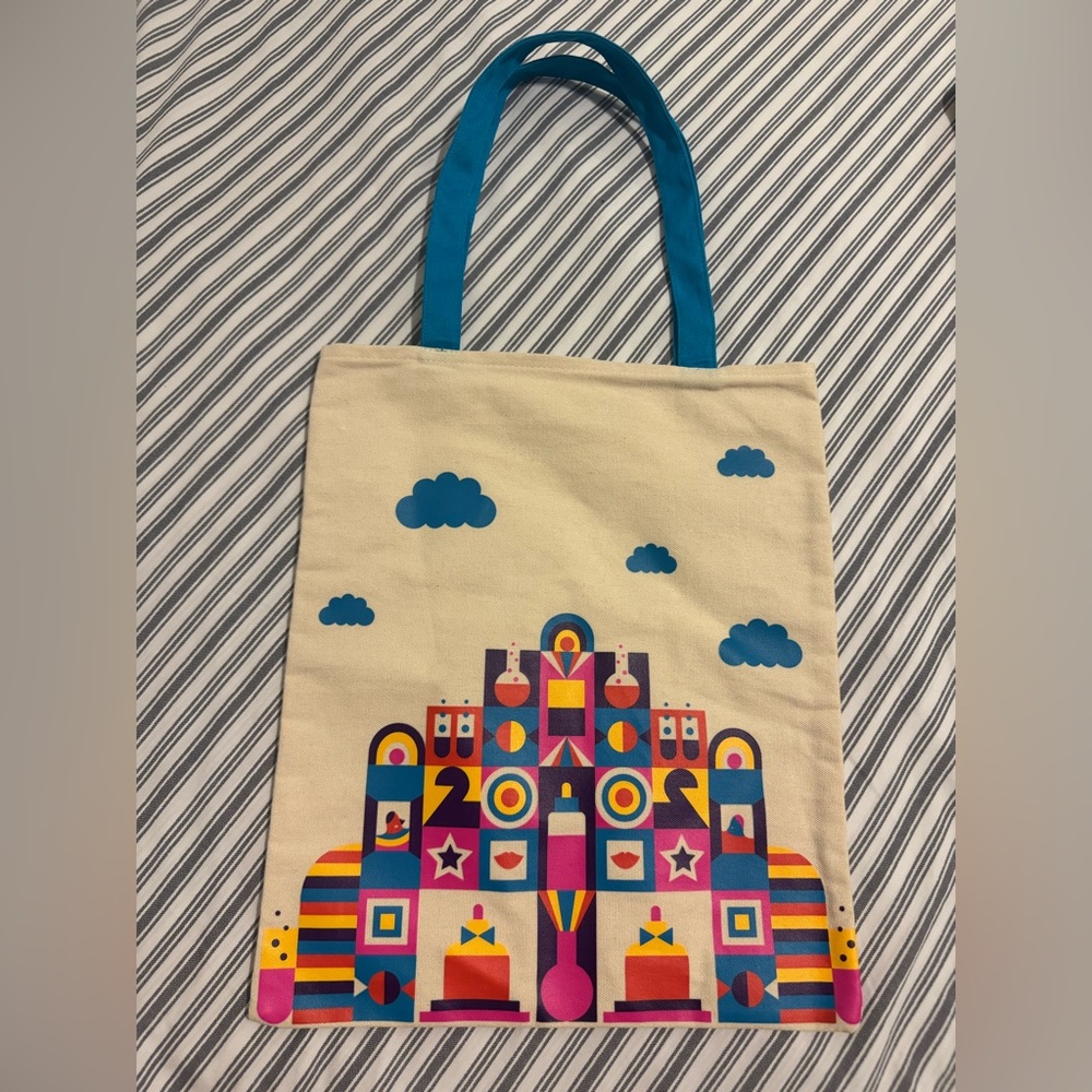 StriVectin Geometric Canvas Tote - Picture 3 of 3